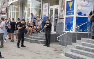 В Дніпрі побили активістів, які прийшли в підпільне казино